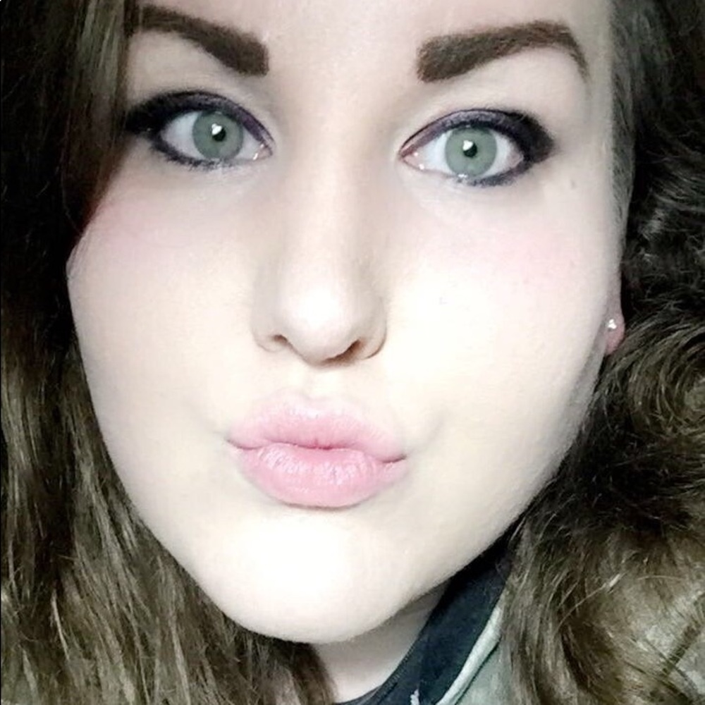 Meet your Posher, Brittany